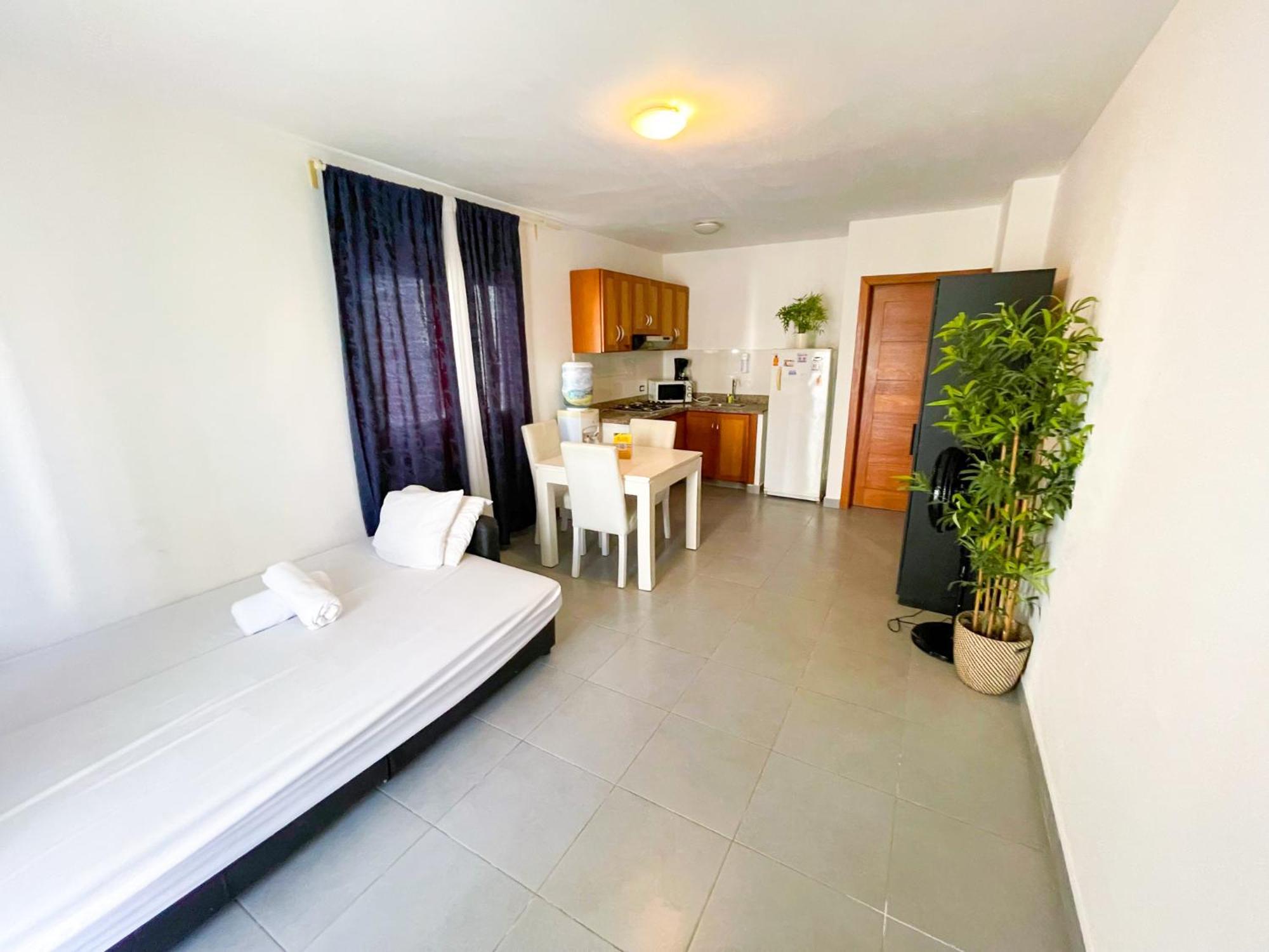 Tropical Adventures Sol Caribe Studios Suites Bavaro Beach & Pool Punta Cana Esterno foto