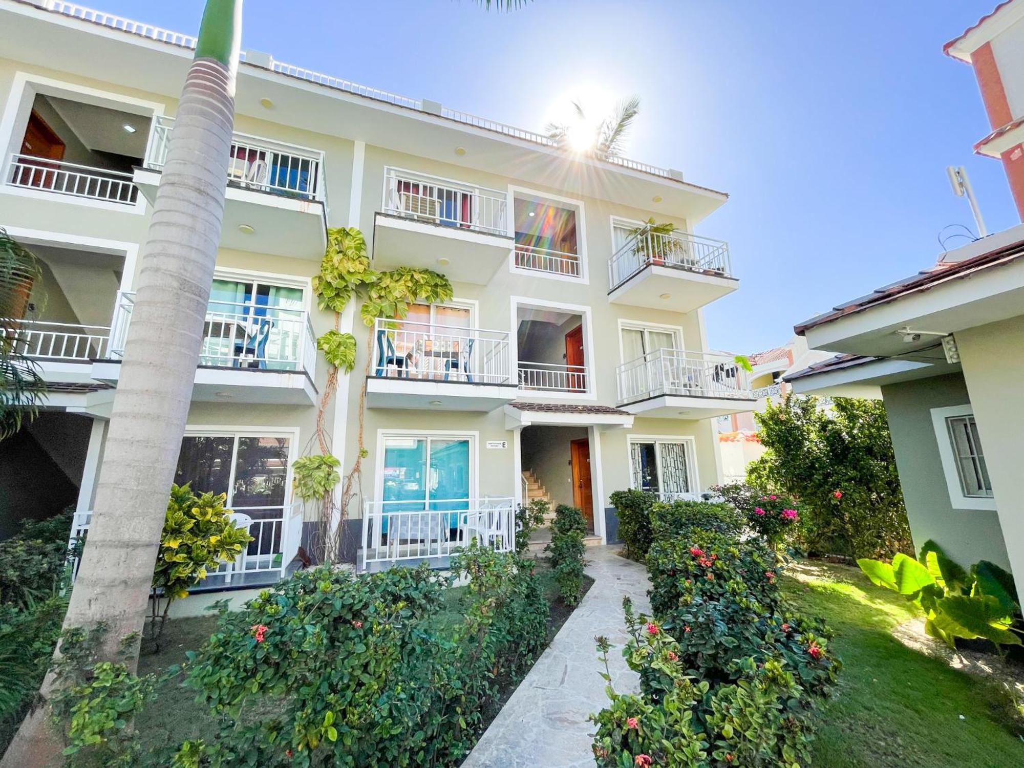 Tropical Adventures Sol Caribe Studios Suites Bavaro Beach & Pool Punta Cana Esterno foto
